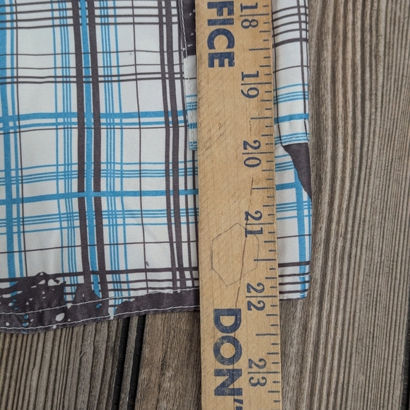 Airwalk Medium Board Shorts Super Condition Floral/Plaid Design - Picture 6 of 7